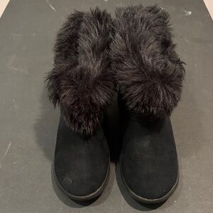 Girls Black Fur-Trimmed Boots size 2